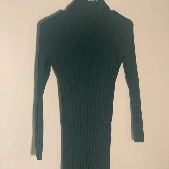 Emerald green turtleneck dress - Picture 2 of 4